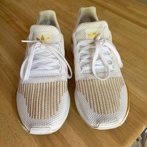Used Adidas Originals Swift Run White/Gold Metallic Size 8.5US Women's.